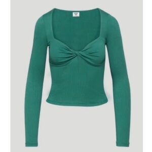 Lula Aritzia Green Long Sleeve
